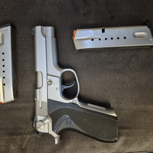 Smith Wesson 5906 İNOX 9 MM 15+1