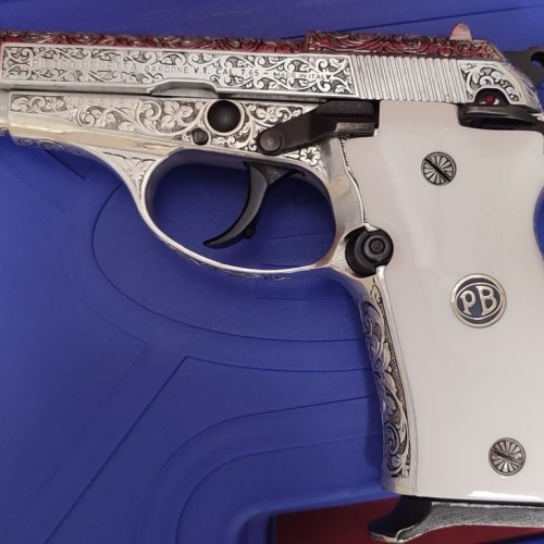 Kamu Görevlisinden Özel Nikelajlı Sıfır ayarında Beretta 7.65 mm Model 81 tabanca