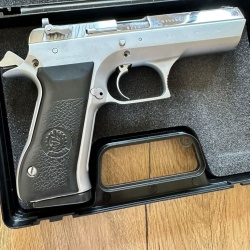 Temiz jericho 943 iki adet jarjör vardır