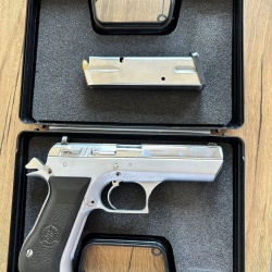 Temiz jericho 943 iki adet jarjör vardır