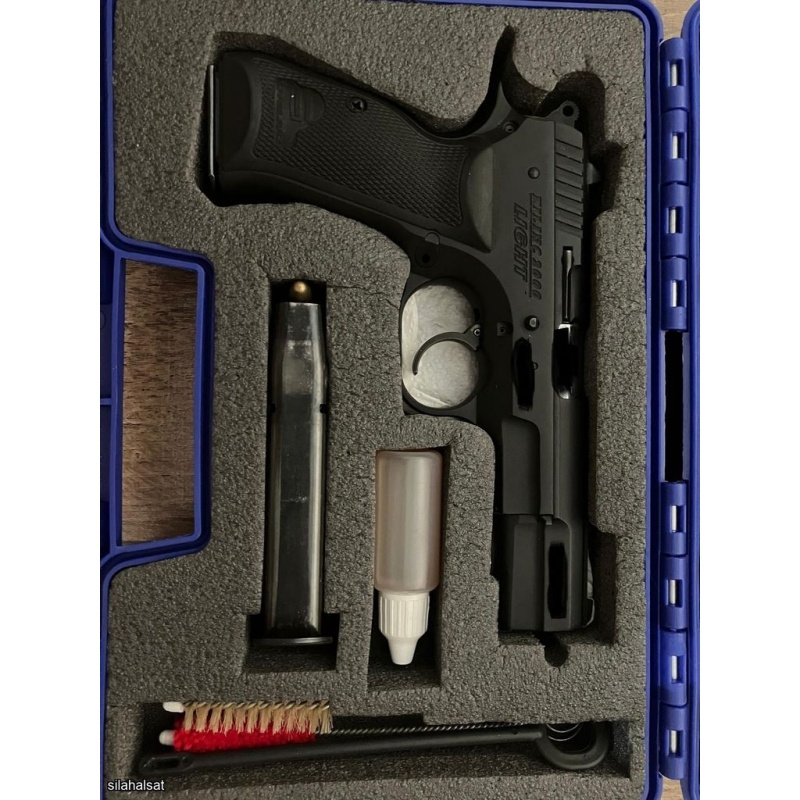 Çok çok temiz Sarsılmaz Kılınç 2000 light devir edilecek