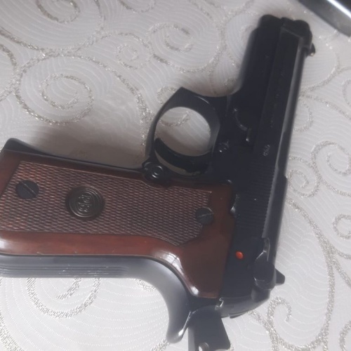 Beretta 92 F efsane
