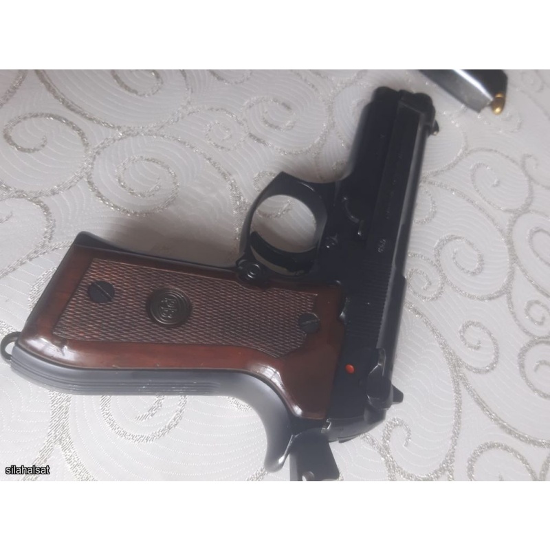Beretta 92 F efsane