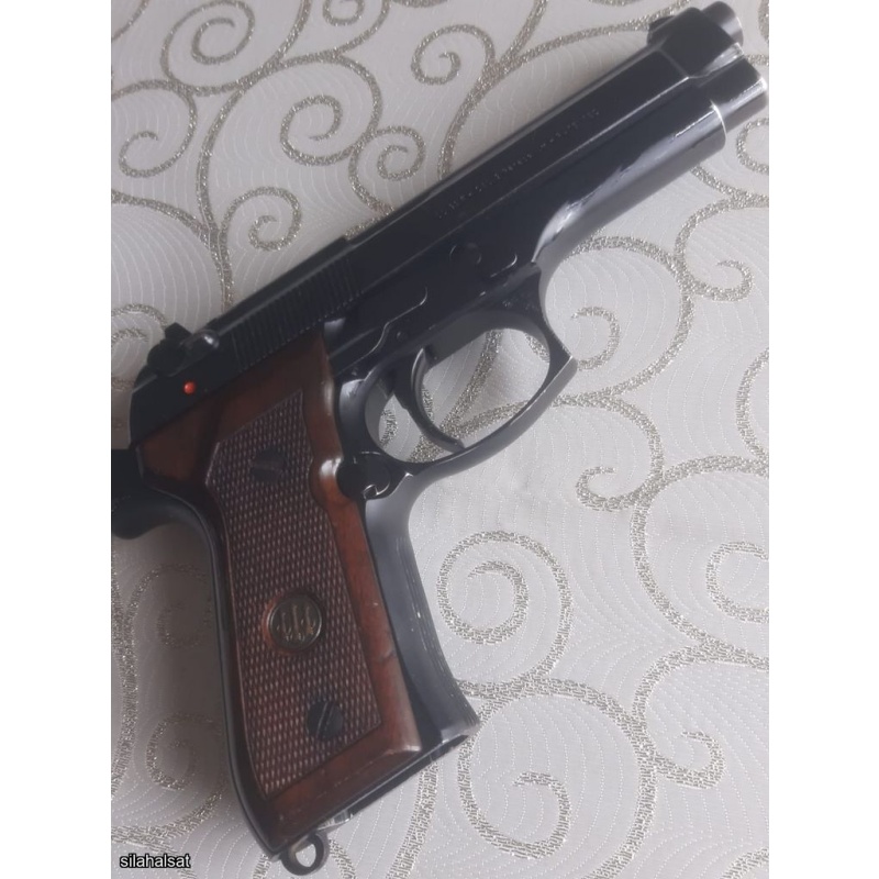 Beretta 92 F efsane