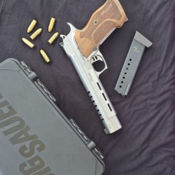 Sig sauer p210 super target skeleton başka yok.