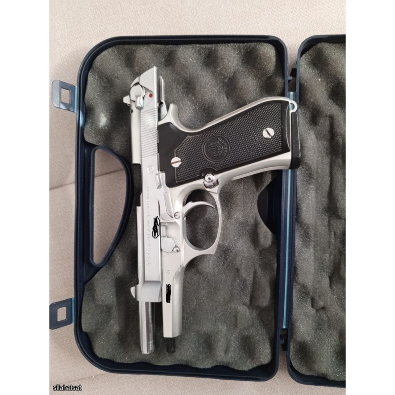 Emekli Polisten yıpranmamış bakımlı ve kaliteli kaplamalı orjinal kutusunda Beretta 15+1