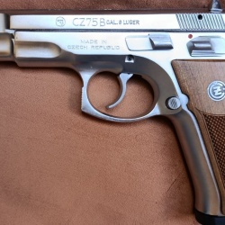 CZ75 Tabanca