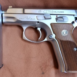 CZ75 Tabanca