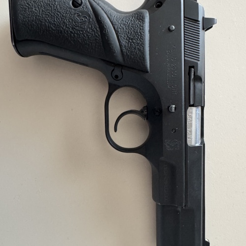 Emekli askeri personelden şaşılmaz kılıç 2000 light