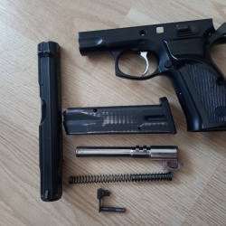 EMEKLİ KAMU GÖREVLİSİNDEN SIFIR AYARINDA 1993 MODEL ORJİNAL SİYAH CZ 75 B