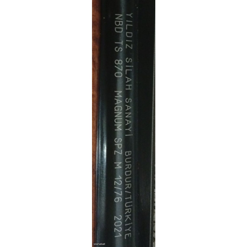 Yıldız poze temiz ve sorunsuz.