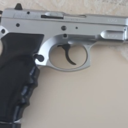 EMEKLİ KAMU GÖREVLİSİNDEN SIFIR AYARINDA ÇOK AZ ATIŞ YAPILAN MAT KROM CZ 75 B