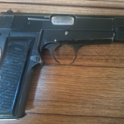 EMEKLİ EMNİYET GÖREVLİSİNDEN SIFIR AYARINDA ORJİNAL BROWNİNG