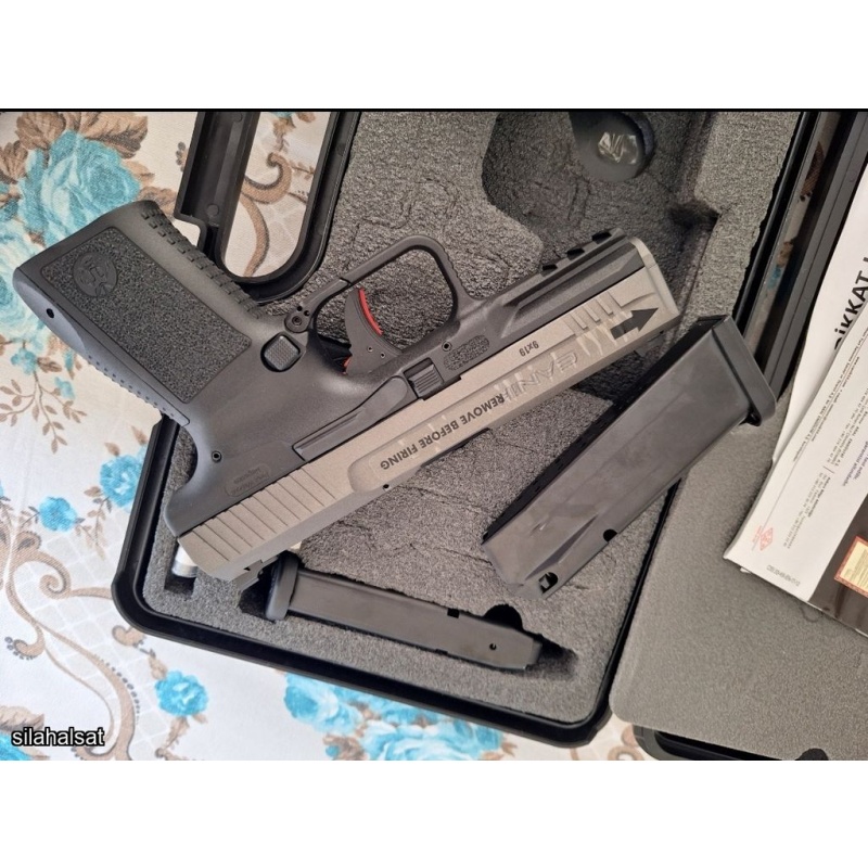 Kutusunda açılmamış