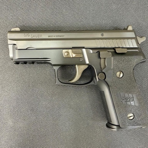 ÇOK TEMİZ AZ KULANILMIŞ SIG SAUER P229