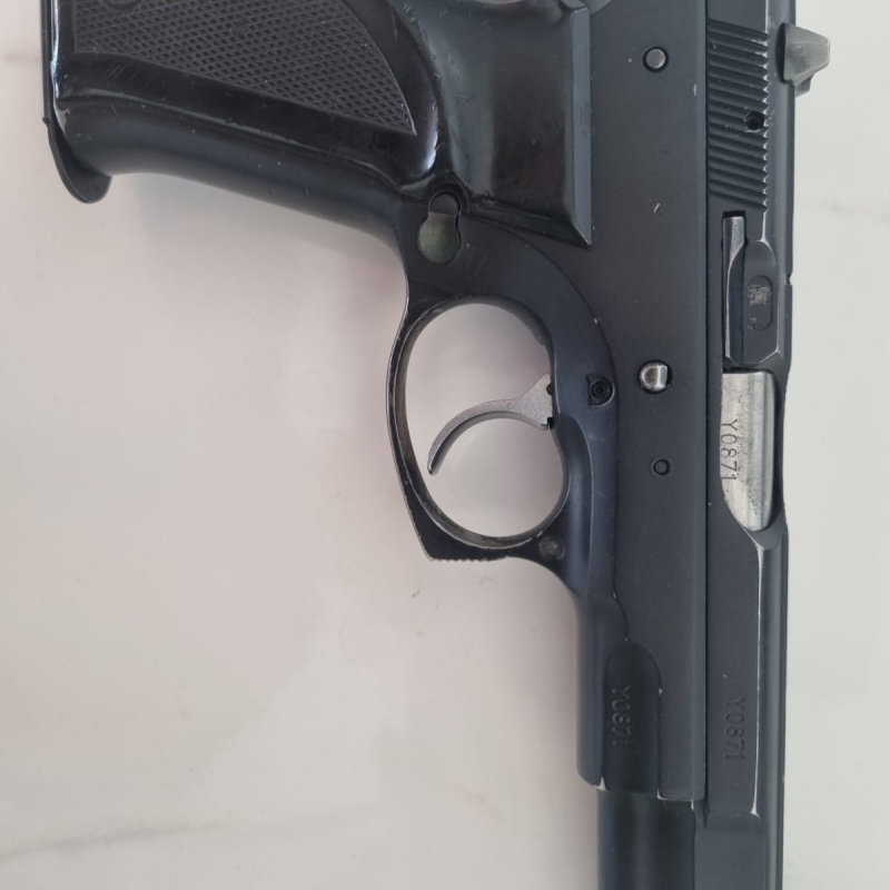 CZ 75 (9mm) — Bakımlı, 2 Şarjör + Kılıf — Pazarlık Olur