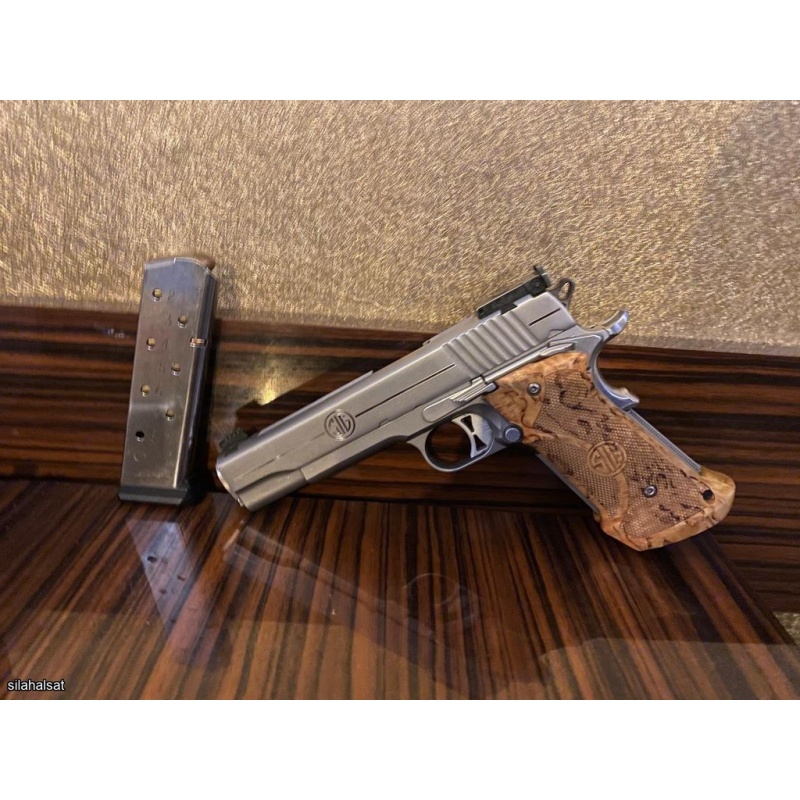 Sig Sauer 1911 SuperTarget 45 acp.