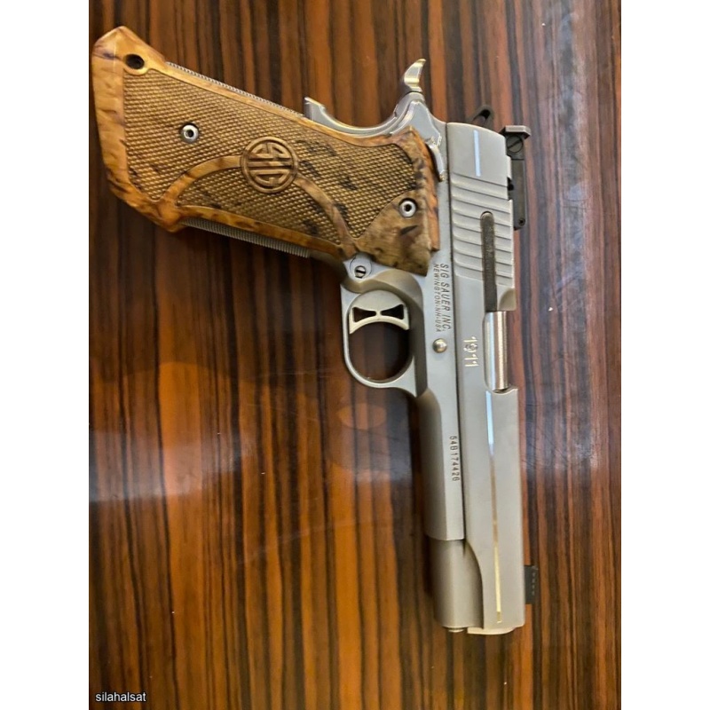 Sig Sauer 1911 SuperTarget 45 acp.