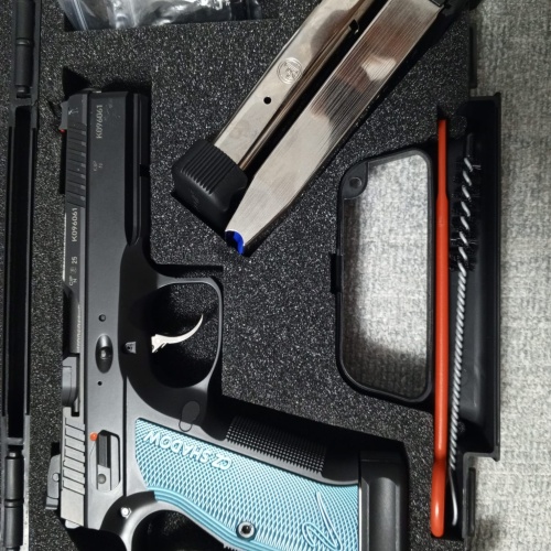 KAMU GÖREVLİSİNDEN SIFIR HİÇ KULLANILMAMIŞ CZ SHADOW 2